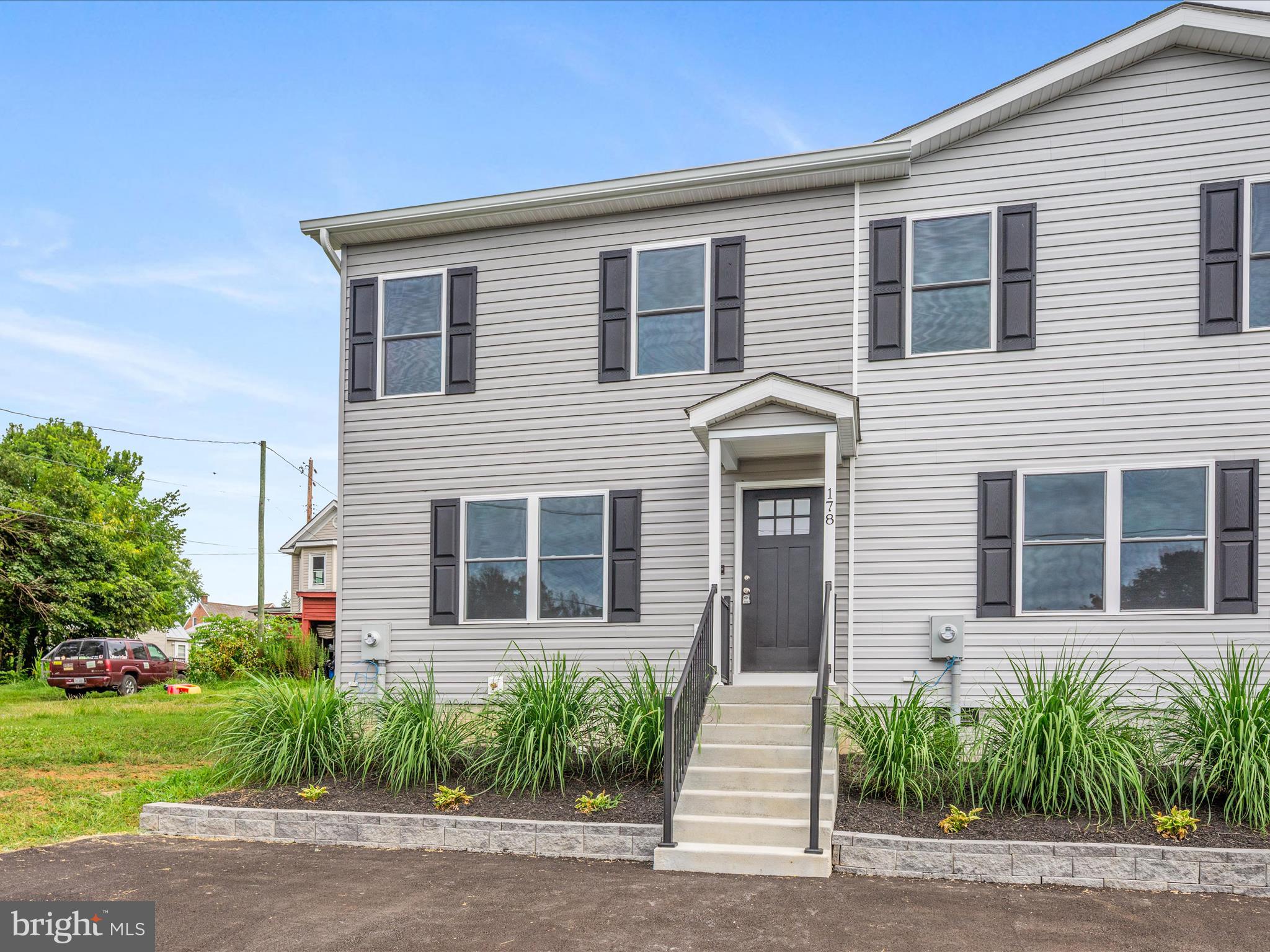 178 Bank Street Mount Jackson, VA 22842 - Photo 21 of 22 Front View 178 w/ Paved Driveway