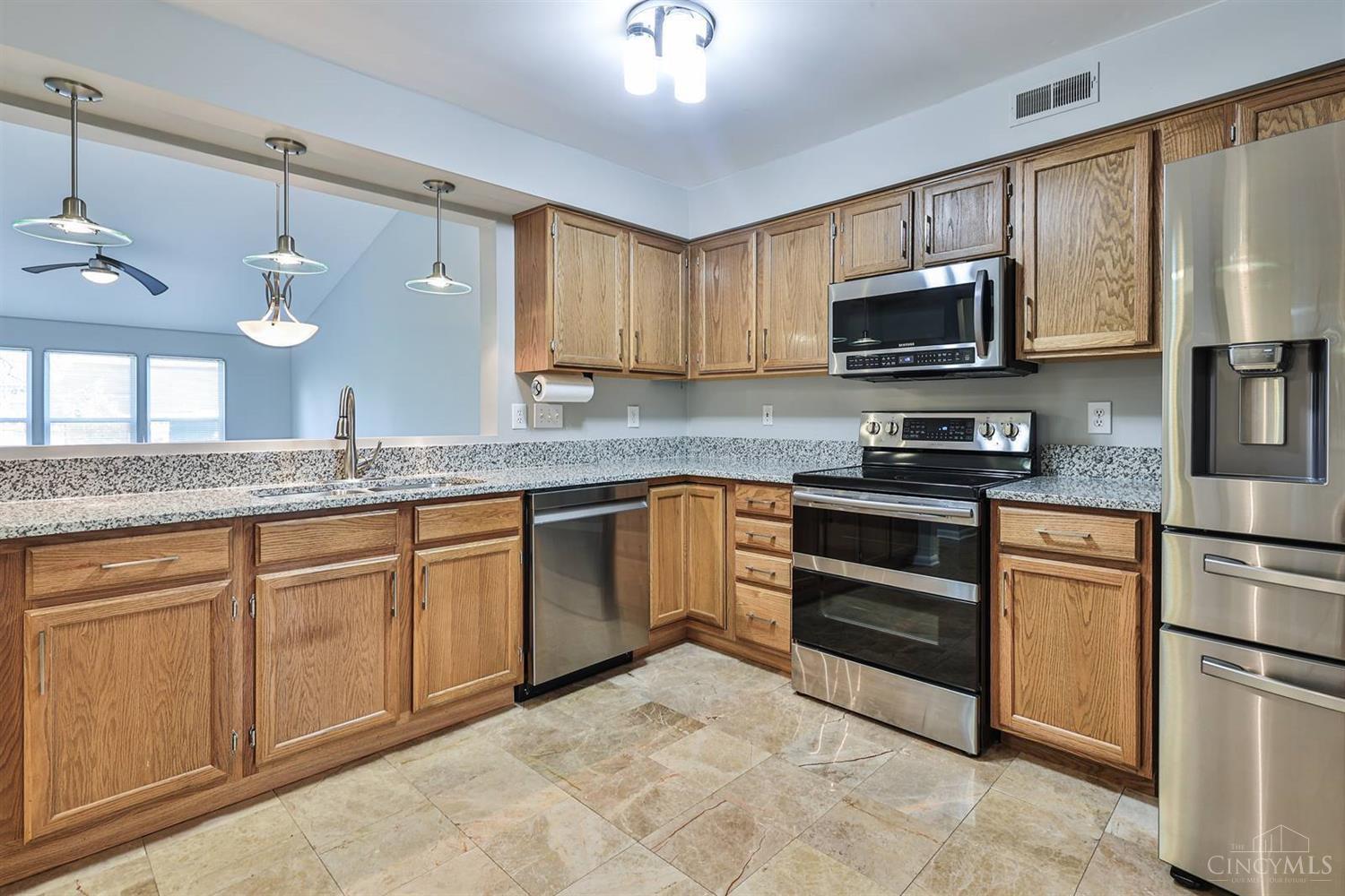 5305 Cooper Road, Unit F Montgomery, OH 45242 - Photo 11 of 22 Gallery Image 11