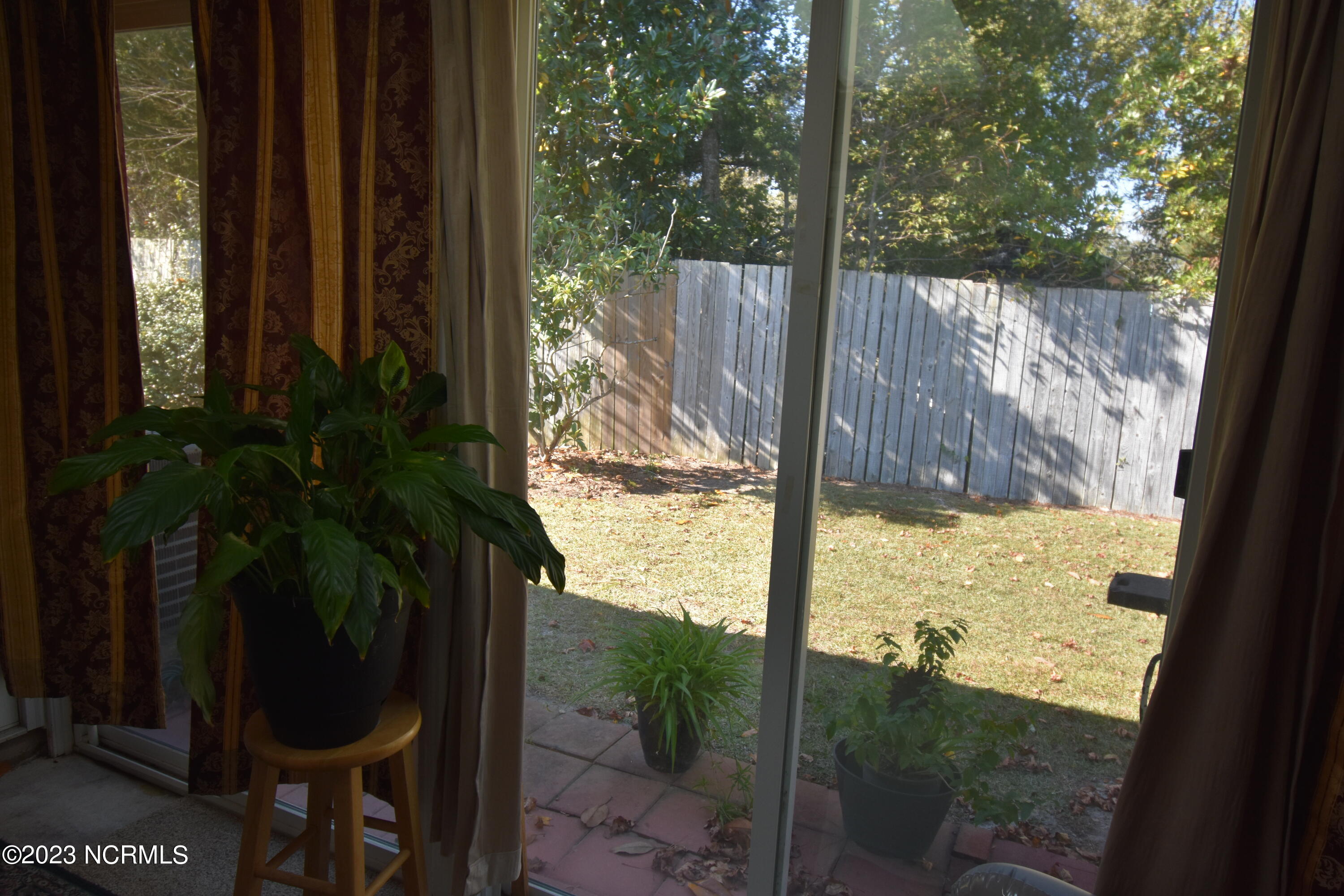 303 Barbour Road, Unit 403 Morehead City, NC 28557 - Photo 14 of 26 Back1