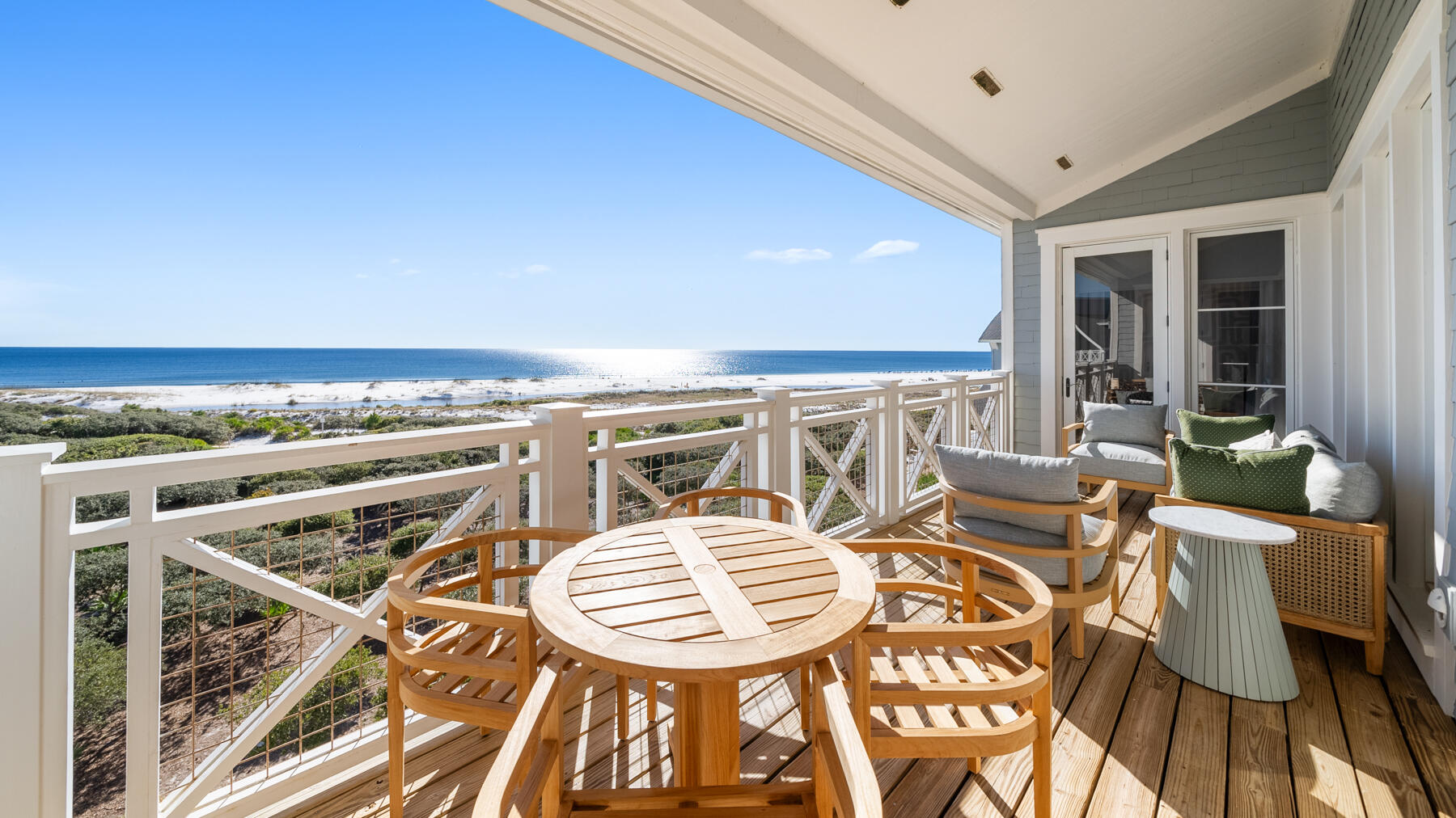 Unobstructed gulf views