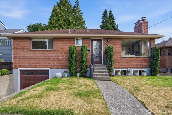 $799,950 | 3947 Southwest Portland Street, Seattle, WA 98136