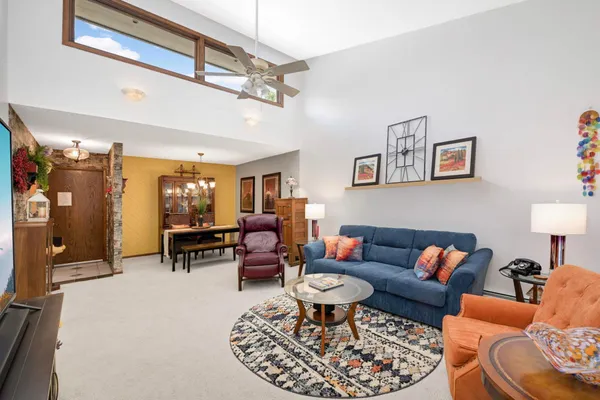 $172,900 | 12600 Parkwood Drive, Unit 307, Burnsville, MN 55337