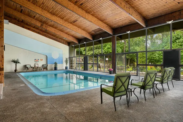 $172,900 | 12600 Parkwood Drive, Unit 307, Burnsville, MN 55337