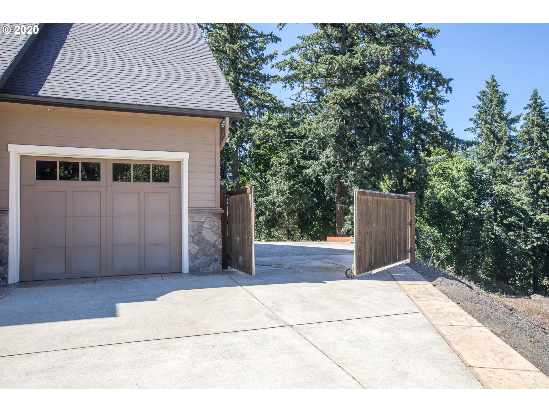 6082 Graystone Loop Springfield, OR 97478 - Photo 3 of 32