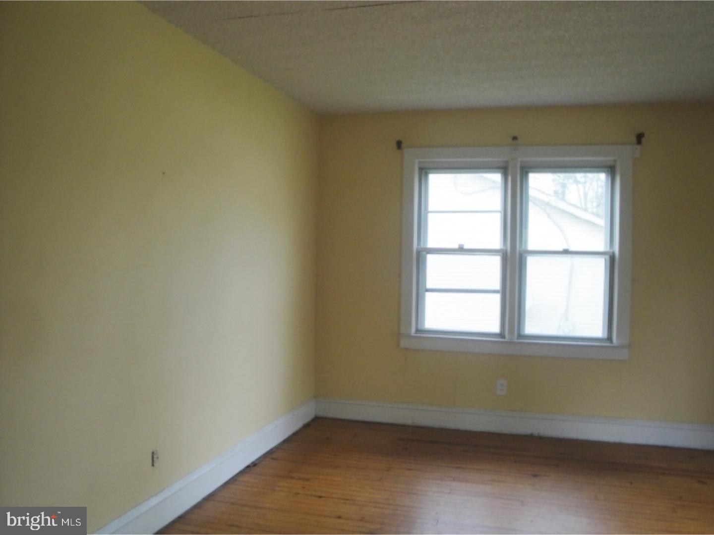 303 West Mill Road Maple Shade, NJ 08052 - Photo 2 of 12 Living Room