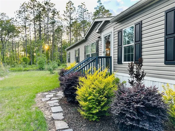$273,900 | 14251 Southeast 21st Place, Morriston, FL 32668