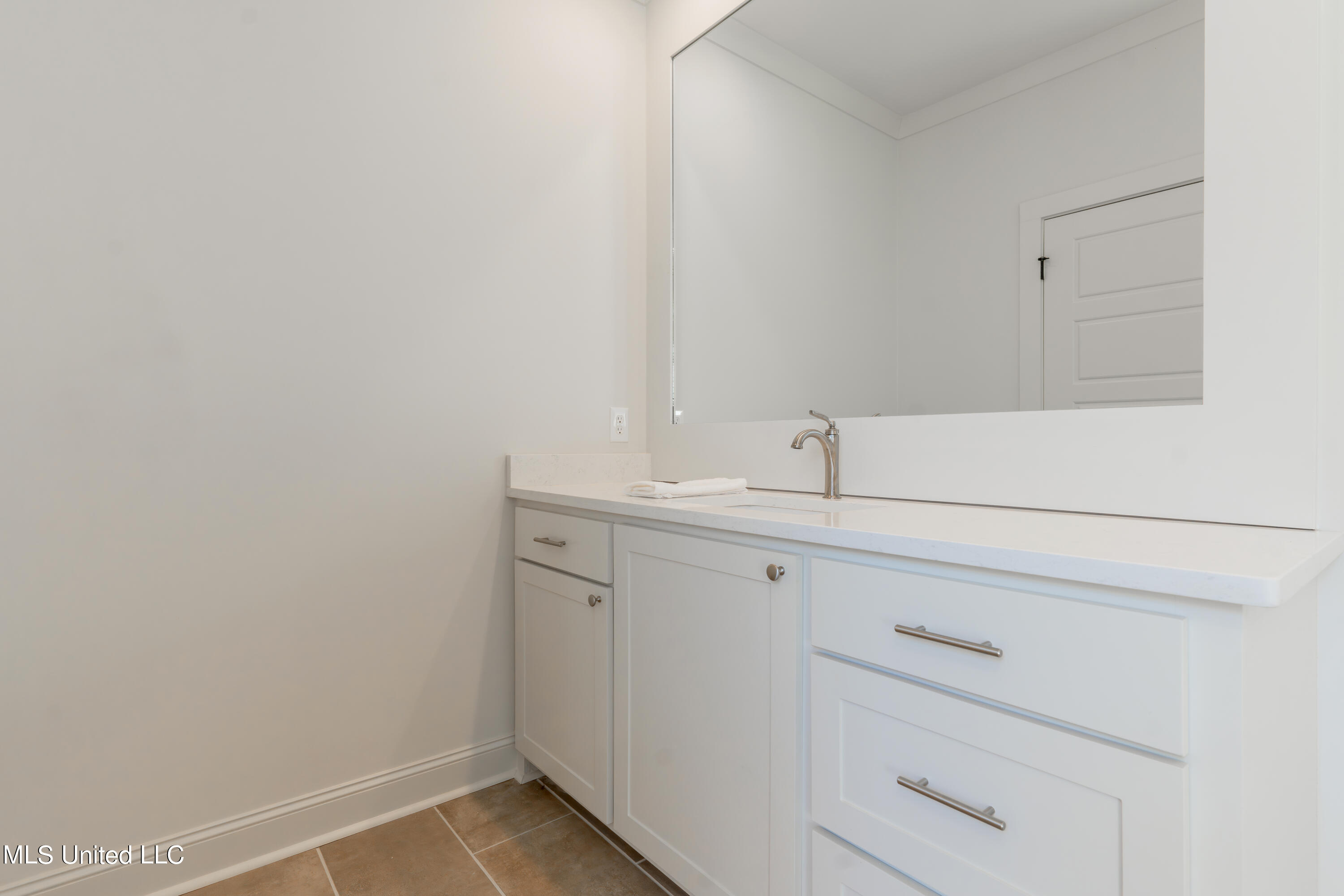 122 Trace Pointe Place Clinton, MS 39056 - Photo 34 of 85 46-PrimaryBathroom