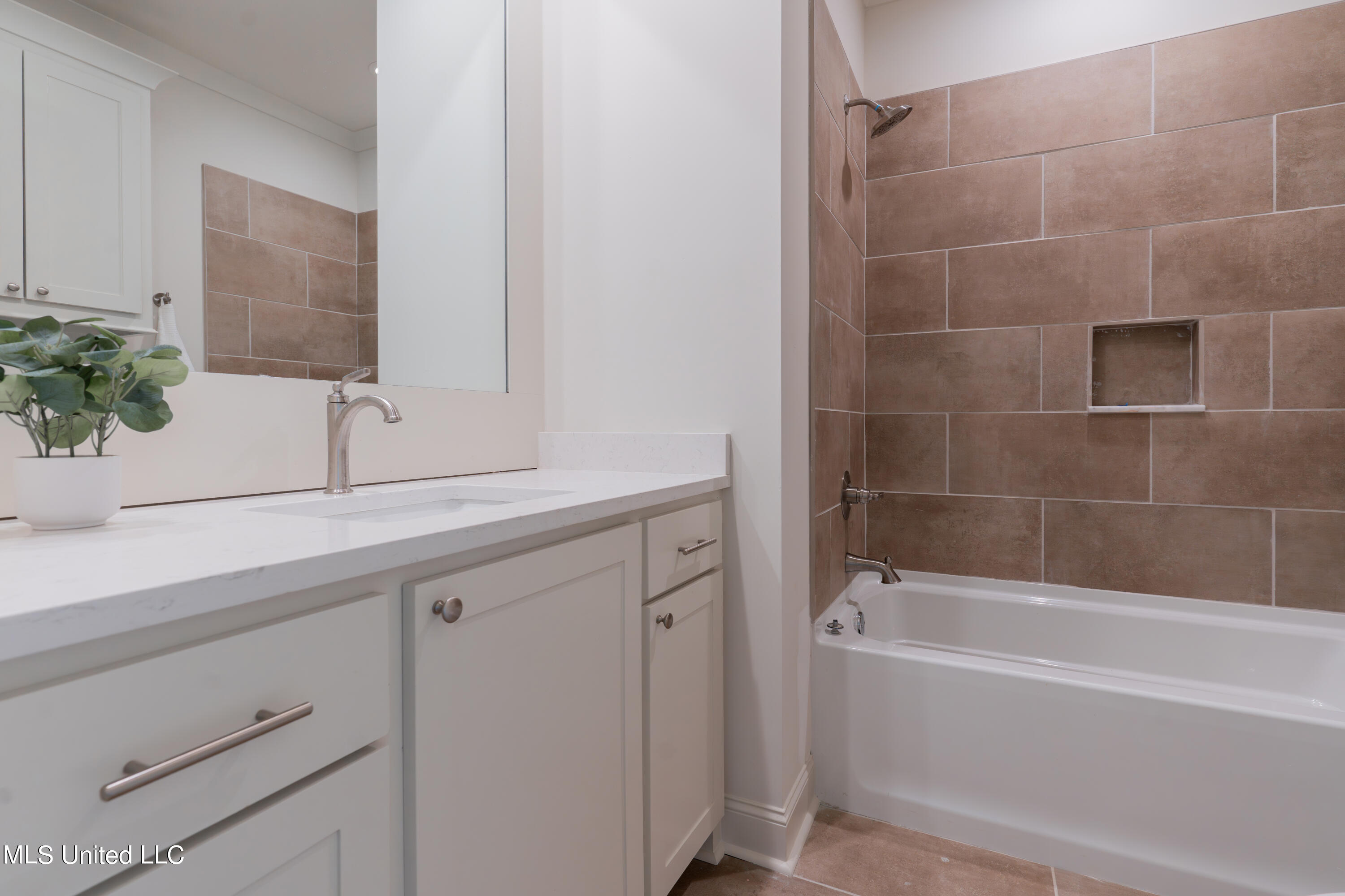 122 Trace Pointe Place Clinton, MS 39056 - Photo 50 of 85 62-HallBathroom