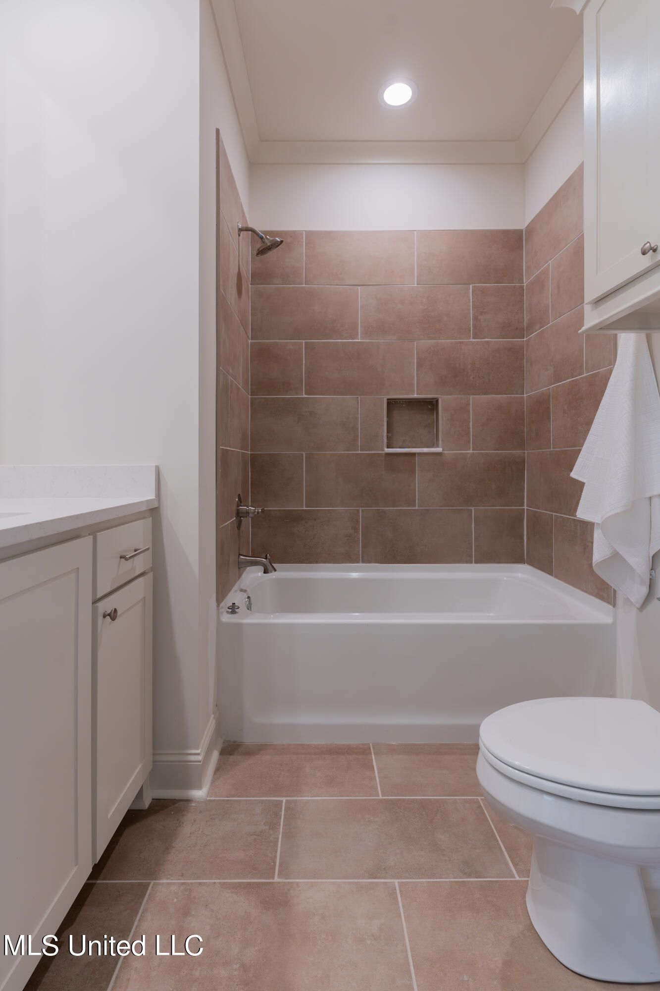 122 Trace Pointe Place Clinton, MS 39056 - Photo 53 of 85 65-HallBathroom