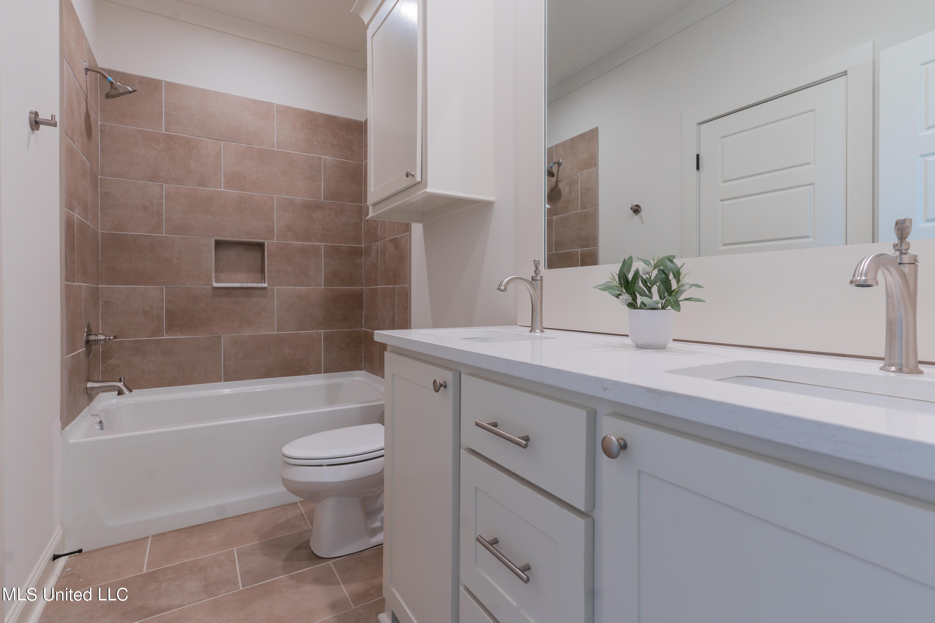 122 Trace Pointe Place Clinton, MS 39056 - Photo 58 of 85 70-SharedBathroom