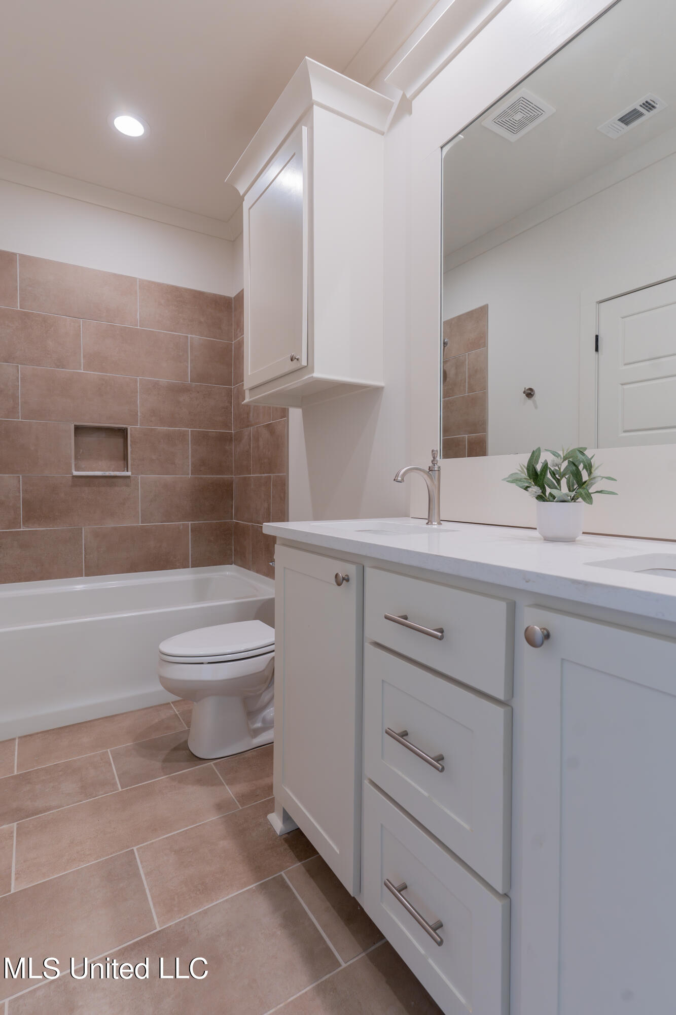 122 Trace Pointe Place Clinton, MS 39056 - Photo 59 of 85 71-SharedBathroom