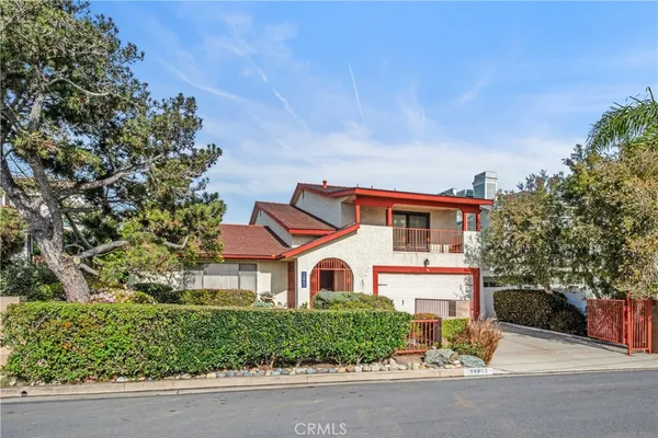$2,995,000 | 34866 Doheny Place, Dana Point, CA 92624