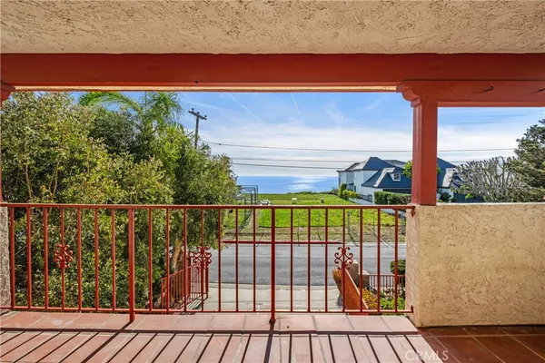 $2,995,000 | 34866 Doheny Place, Dana Point, CA 92624