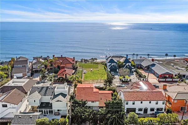 $2,995,000 | 34866 Doheny Place, Dana Point, CA 92624