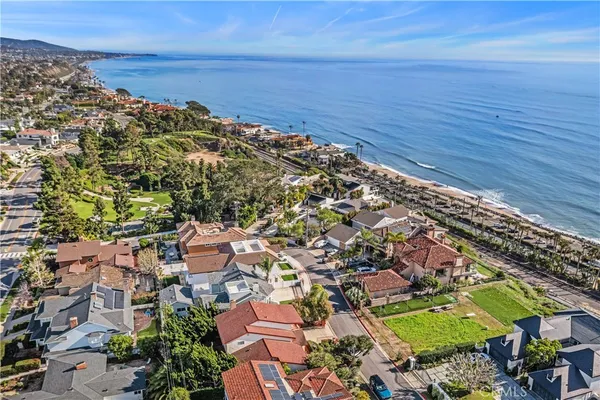 $2,995,000 | 34866 Doheny Place, Dana Point, CA 92624