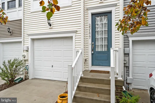 a view of a entryway door of the house
