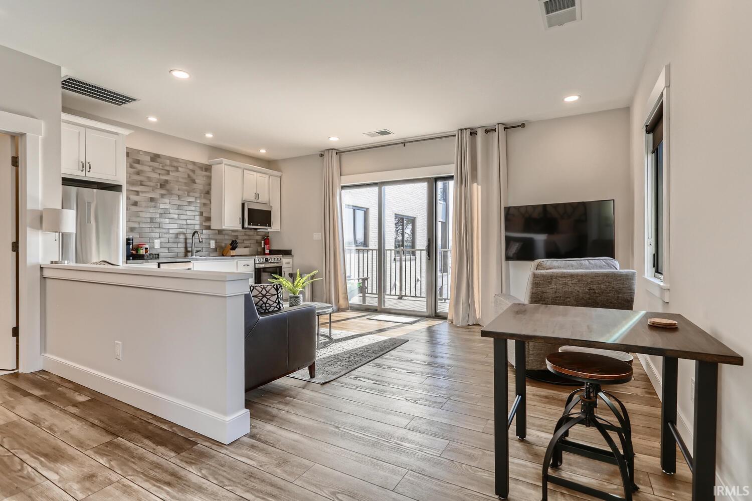 110 West Water Street, Unit STUDIO Newburgh, IN 47630 - Photo 4 of 13