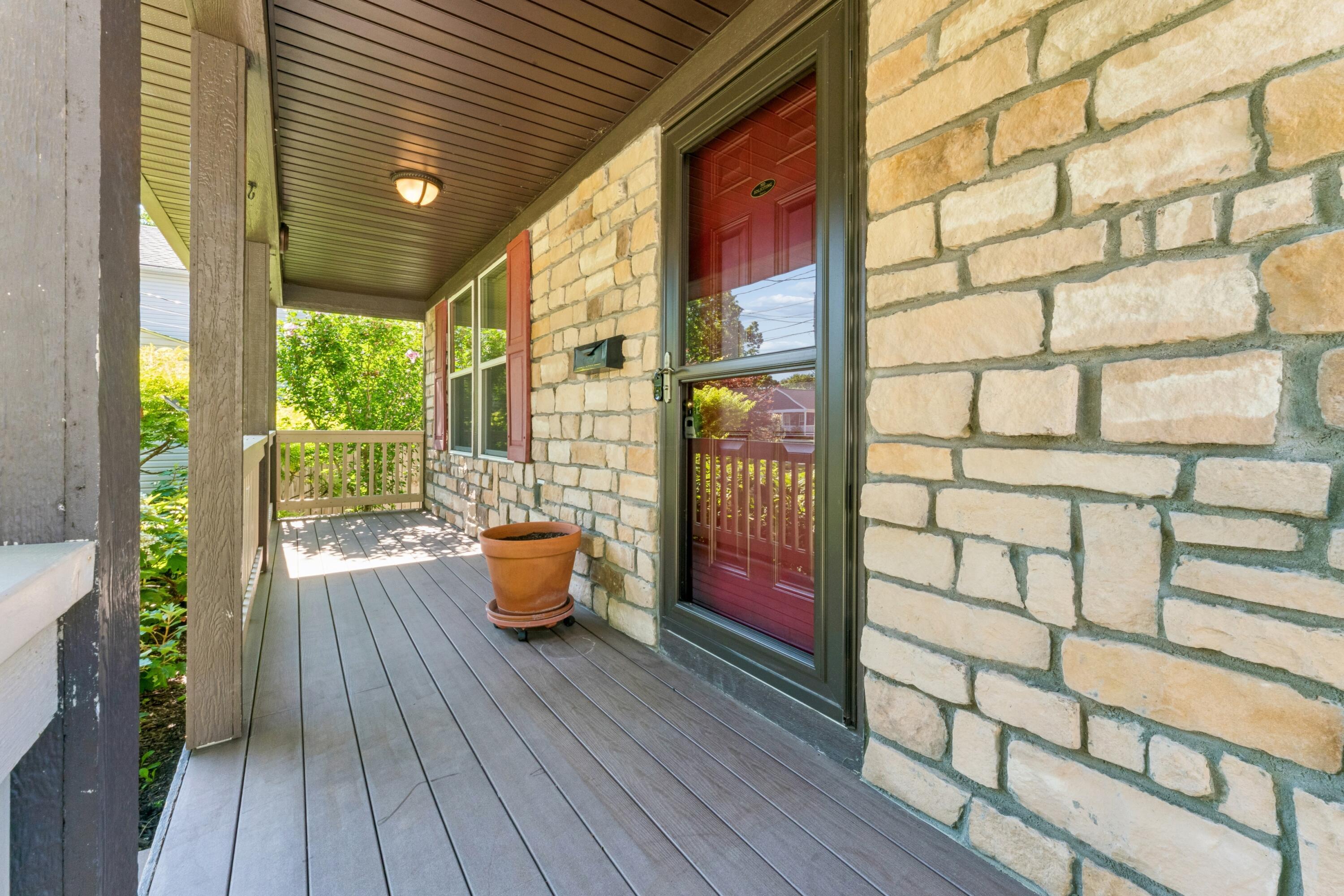 47 High Street Delaware, OH 43015 - Photo 4 of 42 Stone details
