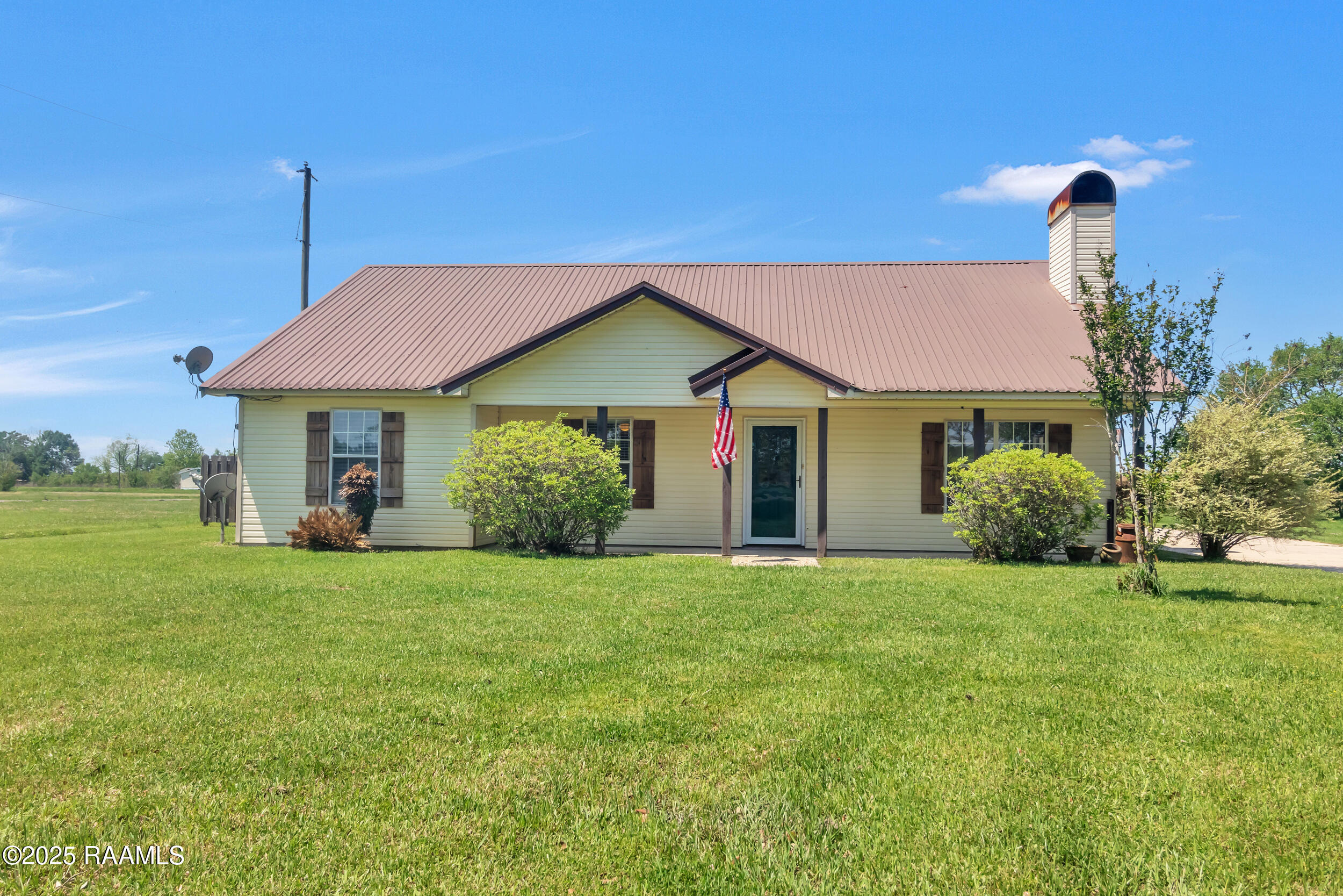513 Dugas Road St. Martinville, LA 70582 - Photo 1 of 28 2_img_0059