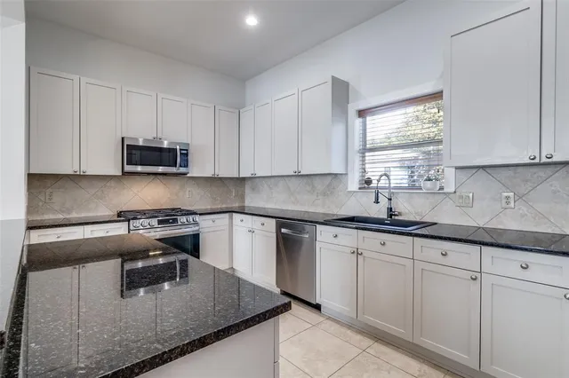 $3,800 | 4830 Cedar Springs Road, Unit 11, Dallas, TX 75219