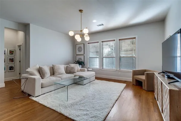 $2,950 | 4830 Cedar Springs Road, Unit 11, Dallas, TX 75219