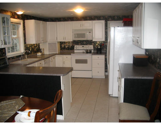 6 Old Farm Road Oxford, MA 01540 - Photo 2 of 24 Gallery Image 2