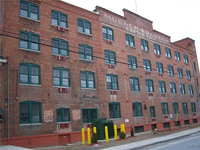 $1,850 | 617 Hiawatha Boulevard, Unit 6, Syracuse, NY 13208