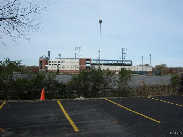 $1,850 | 617 Hiawatha Boulevard, Unit 6, Syracuse, NY 13208