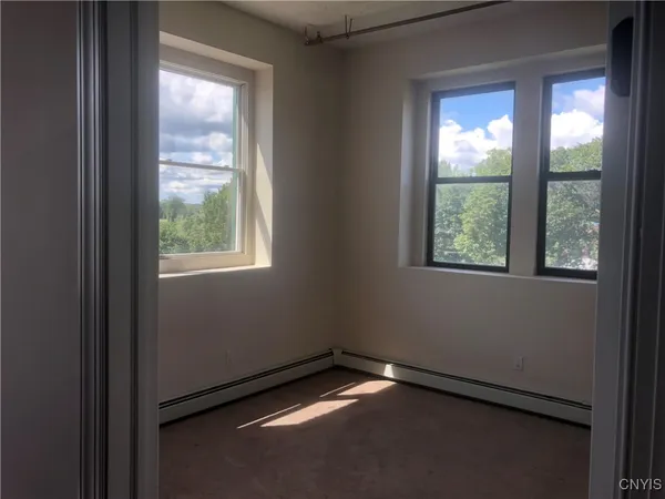 $1,850 | 617 Hiawatha Boulevard, Unit 6, Syracuse, NY 13208
