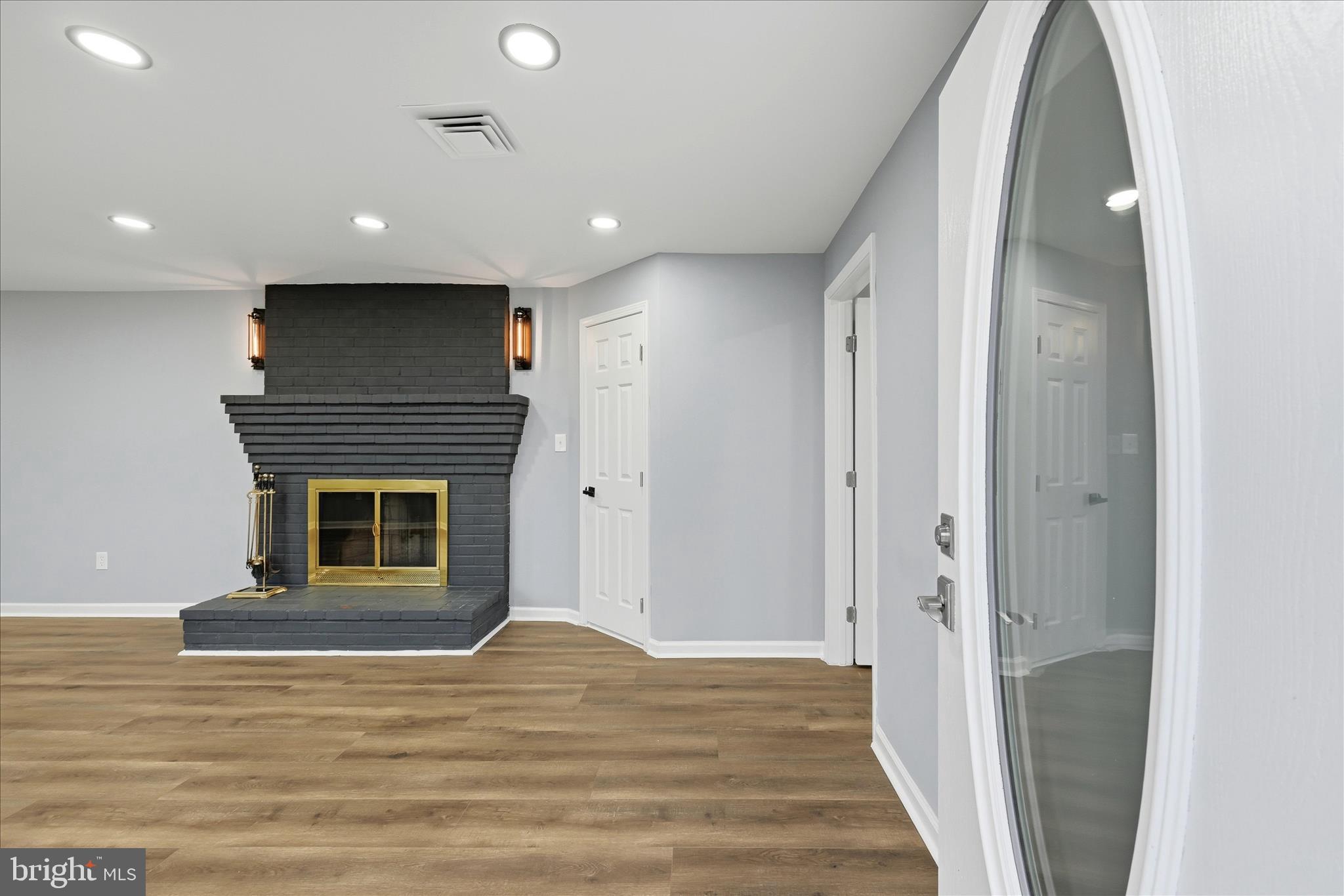 2639 Logmill Road Haymarket, VA 20169 - Photo 10 of 86 Entryway