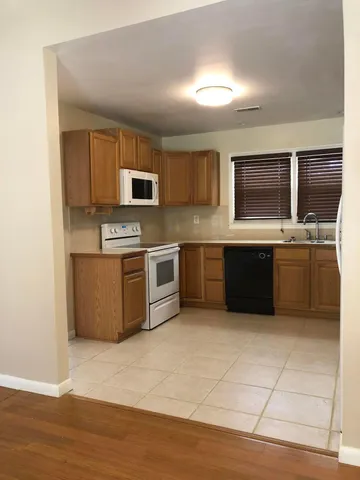 $1,900 | 115 Aylesbury Road, Goose Creek, SC 29445