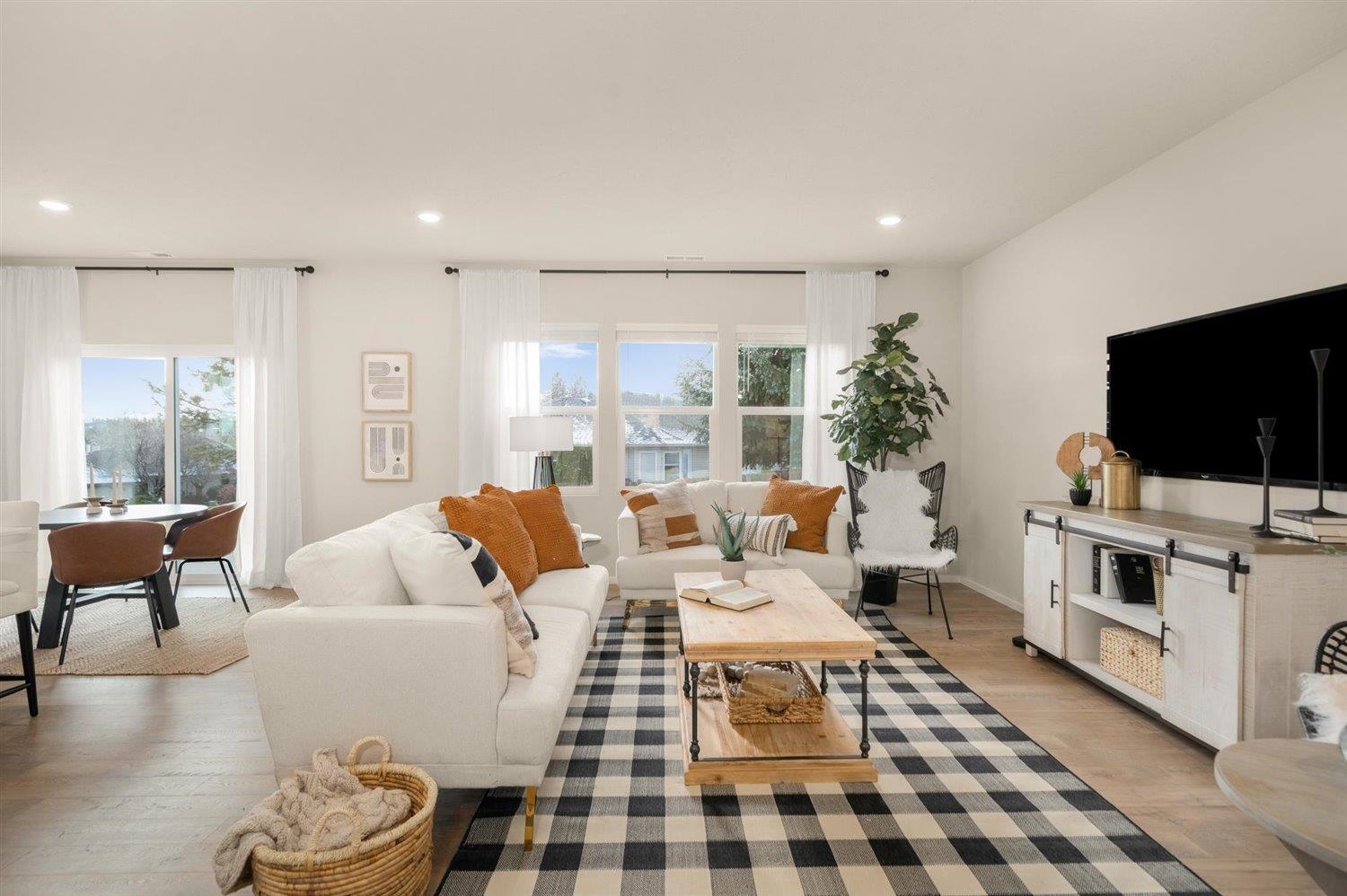 3531 South Blake Lane Spokane, WA 99206 - Photo 4 of 28