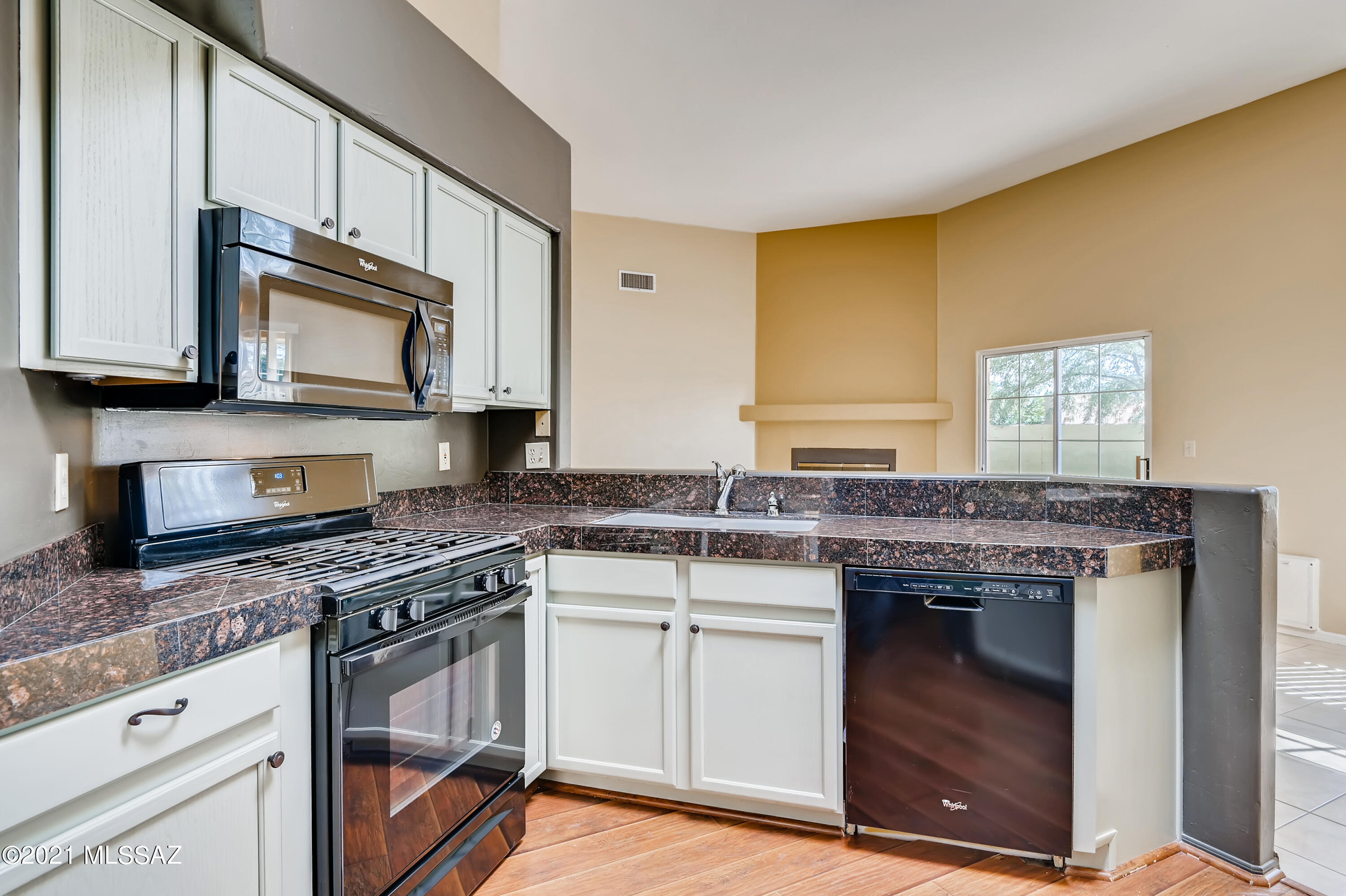 4346 East Kleindale Road Tucson, AZ 85712 - Photo 9 of 32