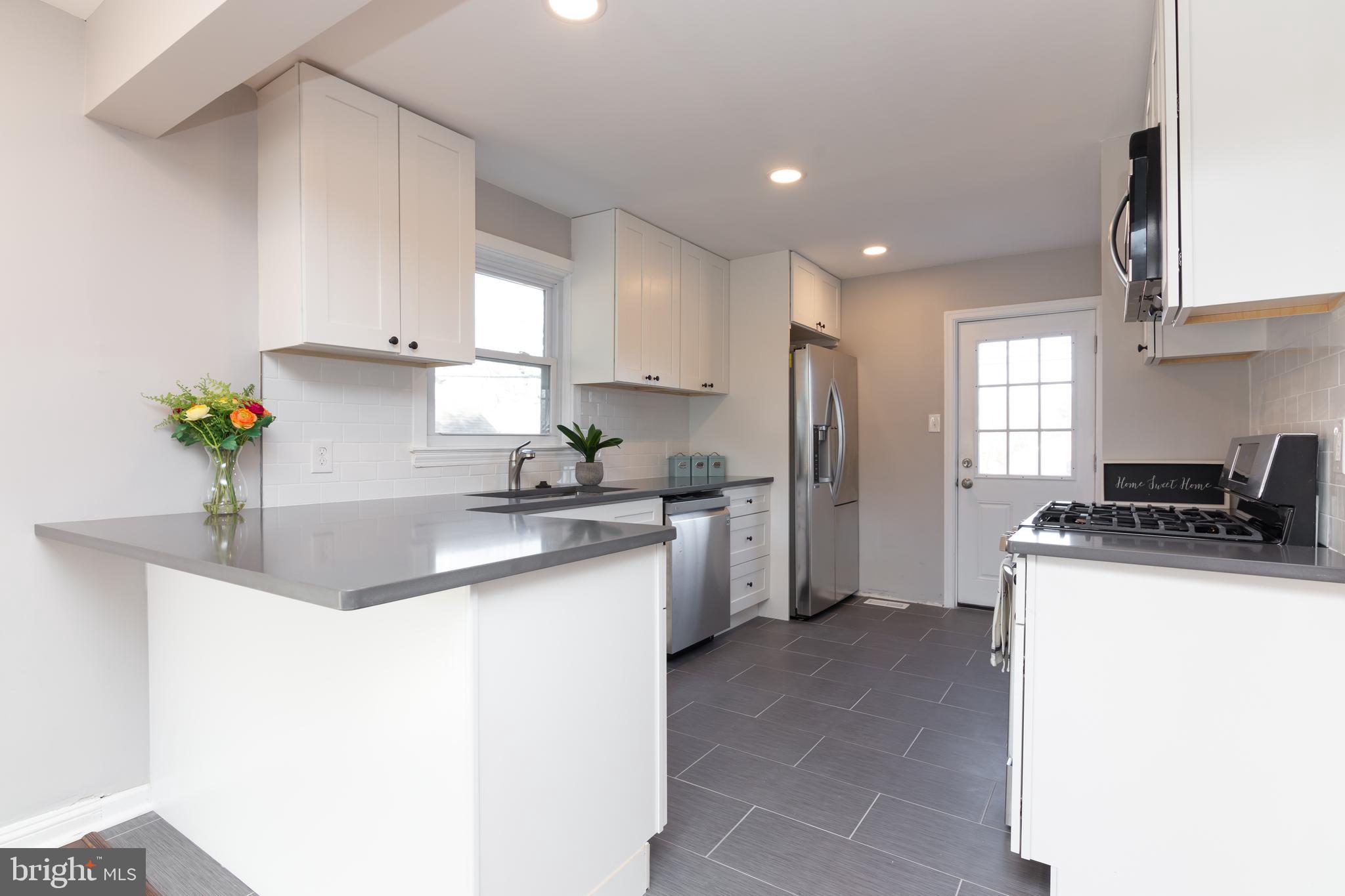 513 Lawrence Road Havertown, PA 19083 - Photo 13 of 49