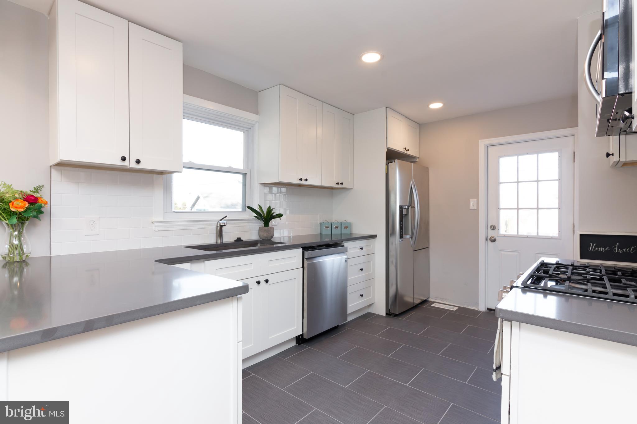 513 Lawrence Road Havertown, PA 19083 - Photo 15 of 49
