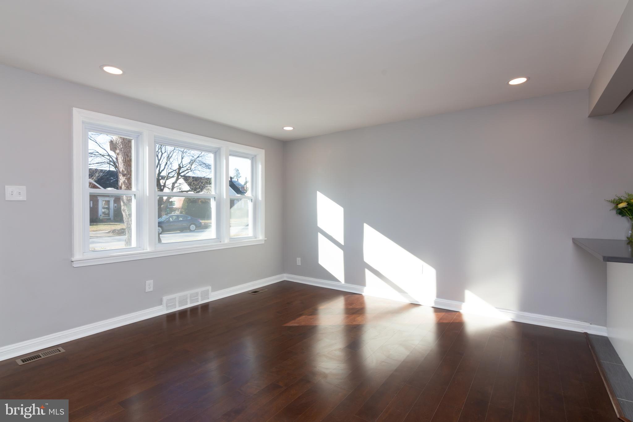 513 Lawrence Road Havertown, PA 19083 - Photo 9 of 49