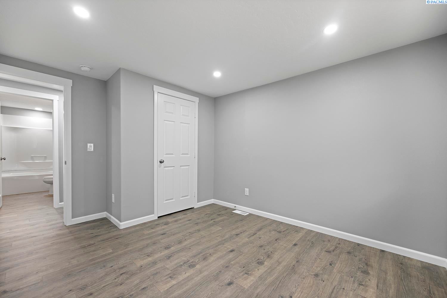 215735 East Game Farm Road Kennewick, WA 99337 - Photo 19 of 31 Gallery Image 19