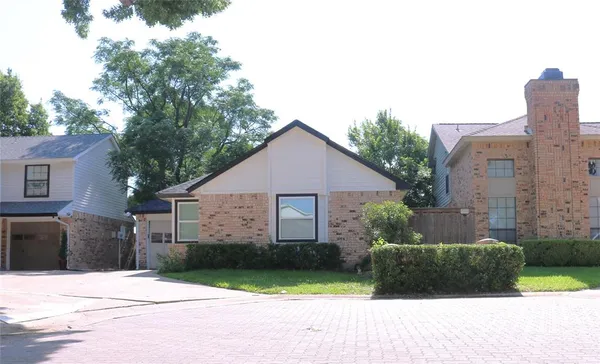 $1,800 | 2916 Harbinger Lane, Dallas, TX 75287