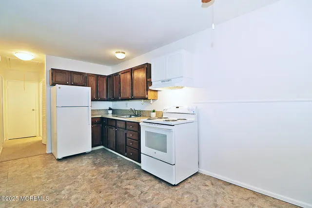 $69,900 | 5 Valley Stream Drive, Unit B, Whiting, NJ 08759