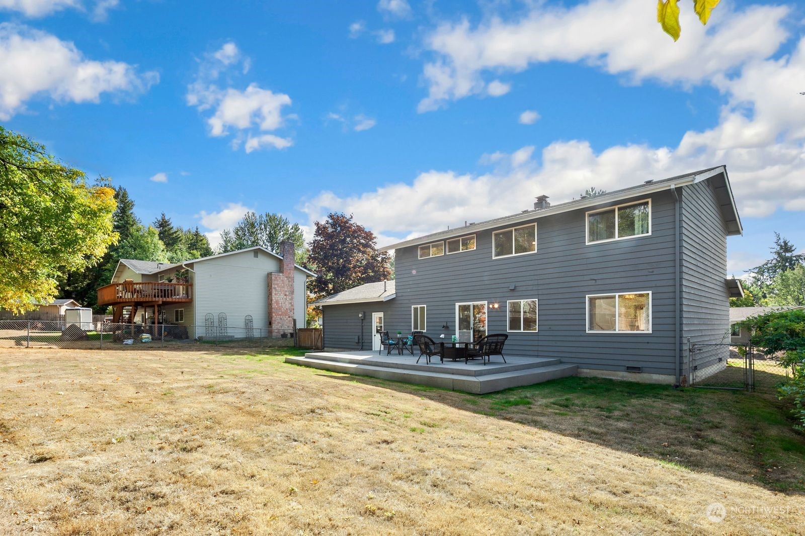 924 South 29th Court Renton, WA 98055 - Photo 25 of 27 a front view of house with yard