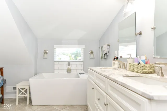 $349,900 | 519 Lincoln Street, Indianapolis, IN 46203