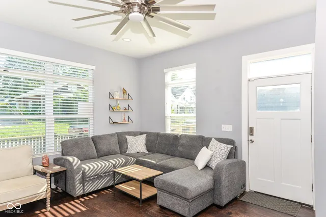 $349,900 | 519 Lincoln Street, Indianapolis, IN 46203