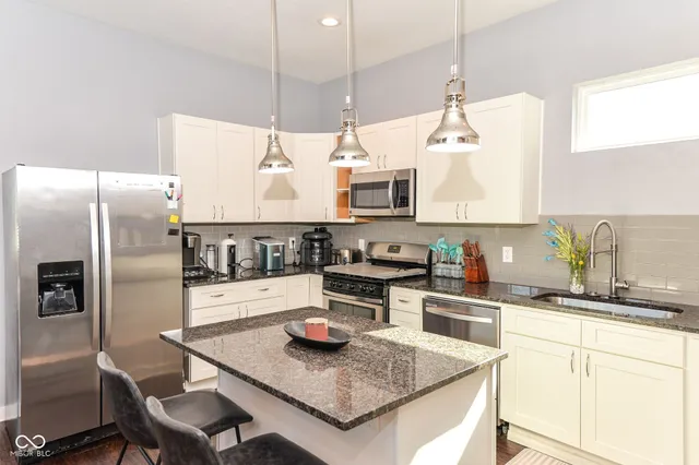 $349,900 | 519 Lincoln Street, Indianapolis, IN 46203