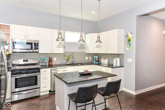 $349,900 | 519 Lincoln Street, Indianapolis, IN 46203