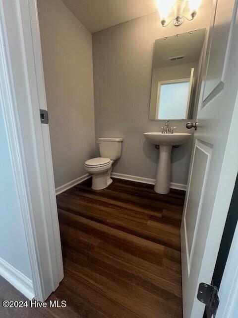 112 Ginters Park Road Supply, NC 28462 - Photo 4 of 10 Powder Room