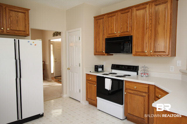 28702 Canterbury Road Daphne, AL 36526 - Photo 12 of 25 Kitchen
