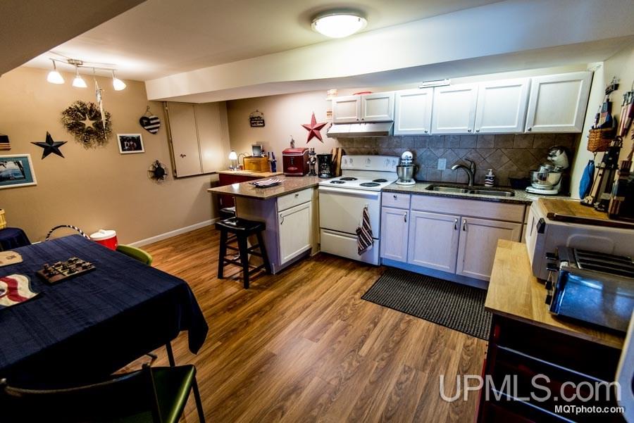 1000 Allouez Road Marquette, MI 49855 - Photo 11 of 30