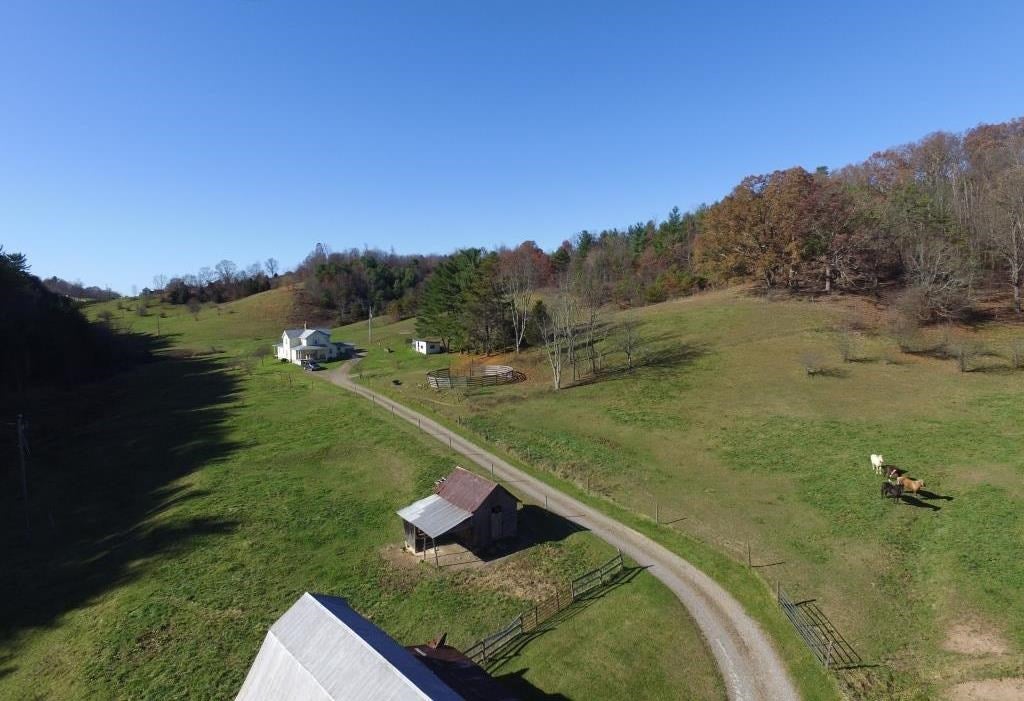 375 Edgewood Road Crockett, VA 24323 - Photo 32 of 35 Gallery Image 32