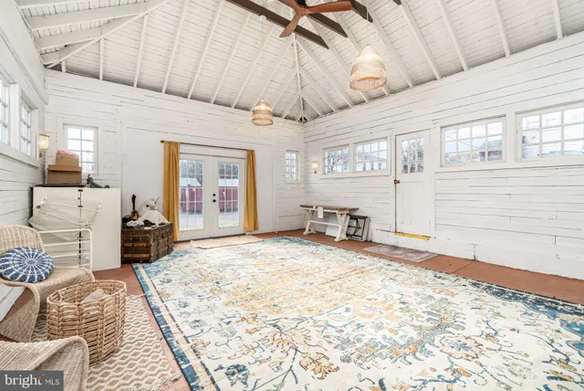 a picture of city view