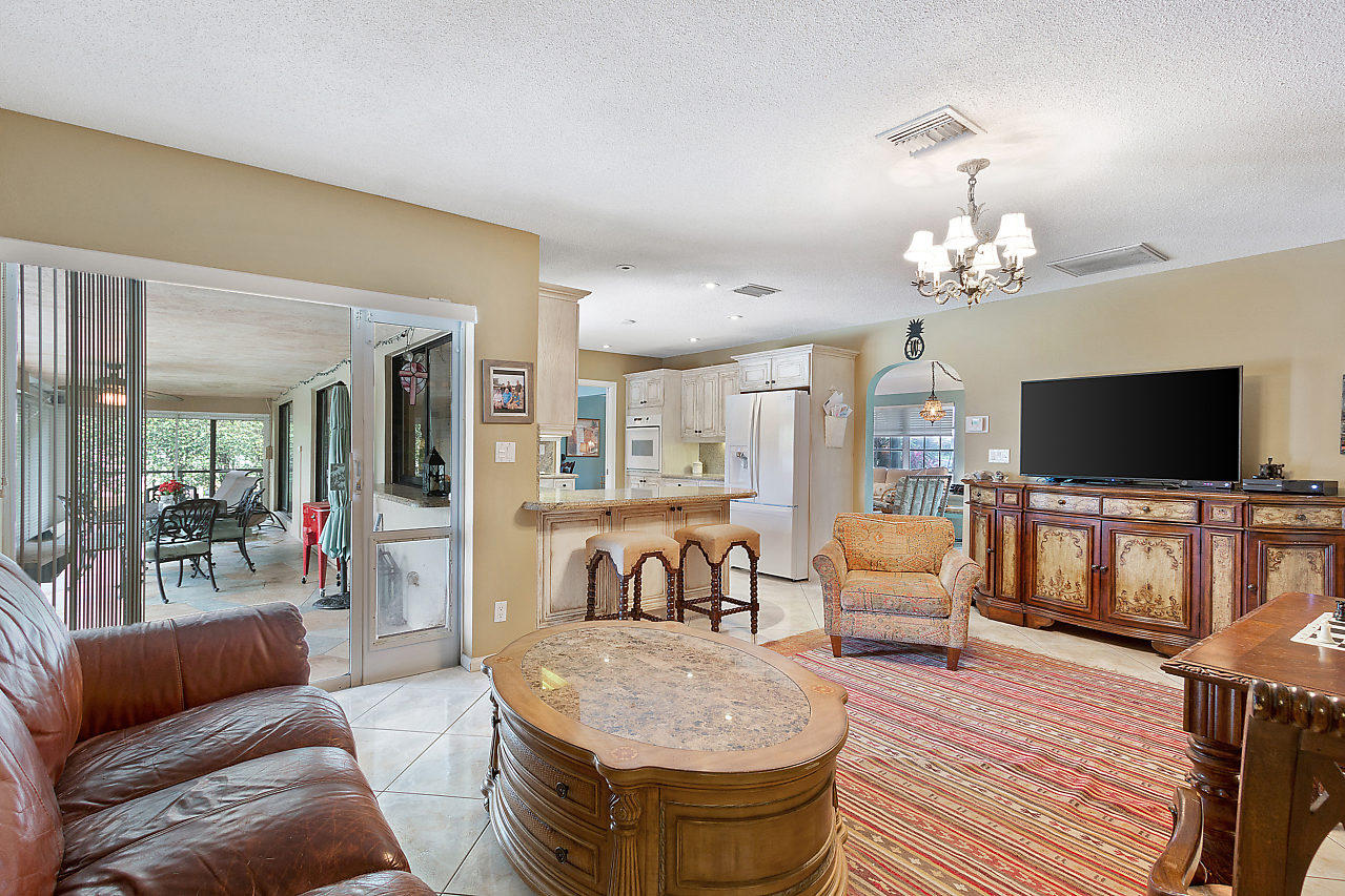 22074 West Soliel Circle Boca Raton, FL 33433 - Photo 13 of 34 013-22074SolielCirW-BocaRaton-FL-small